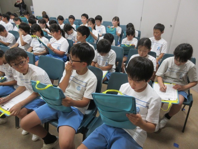 香川用水記念公園にて説明を聞く
